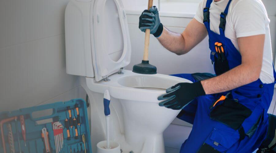 Local expert plumbing services in Monmouth, IL